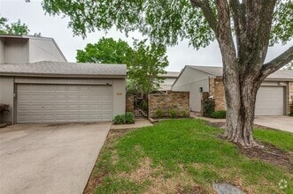 Building Photo - 9625 Highland View Dr