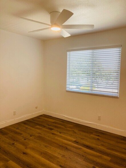 Building Photo - 6900 Knowlton Pl