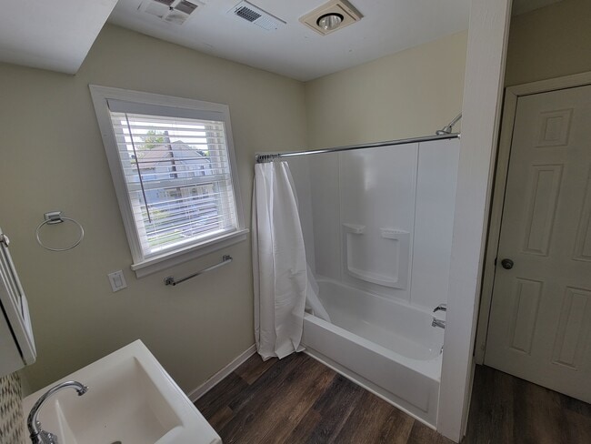 Building Photo - 3416 Hancock Ave