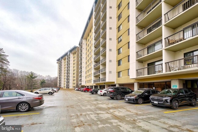 Building Photo - 3800 Powell Ln