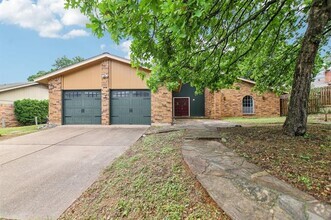 Building Photo - 711 Vail Dr