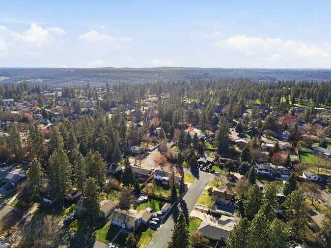 Building Photo - Stunning Fully Renovated 4BR + Bonus on Spokane's South Hill - Chef's Kitchen, 2-Car Garage & Bac...