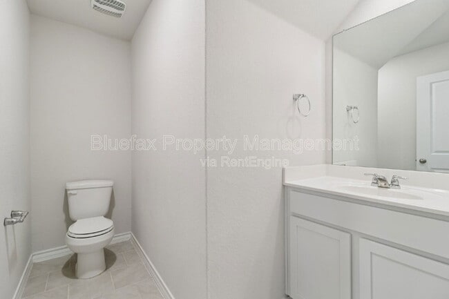 Building Photo - 11319 War Emblem