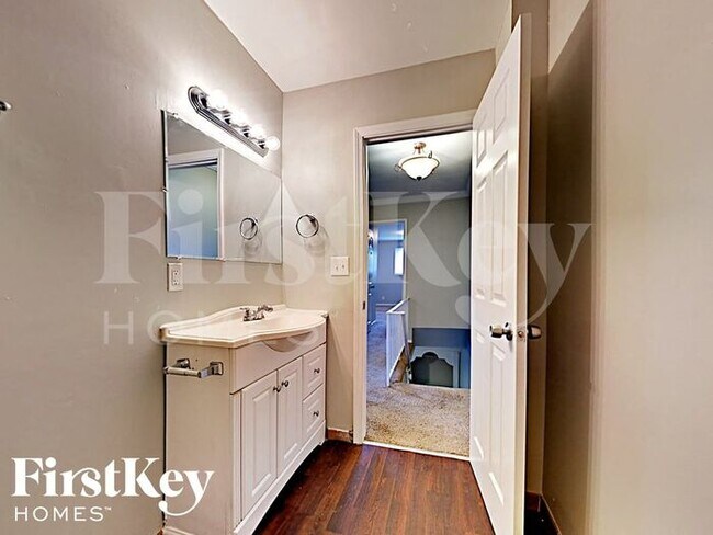 Building Photo - 1019 Century Ln