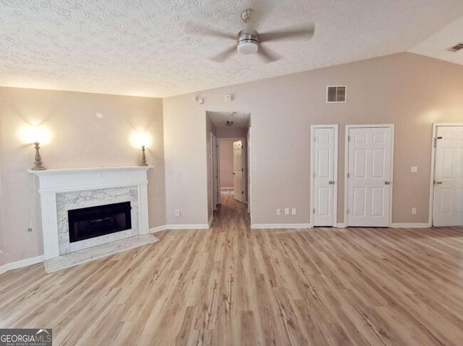 Building Photo - 2100 Racquet Club Cir NW