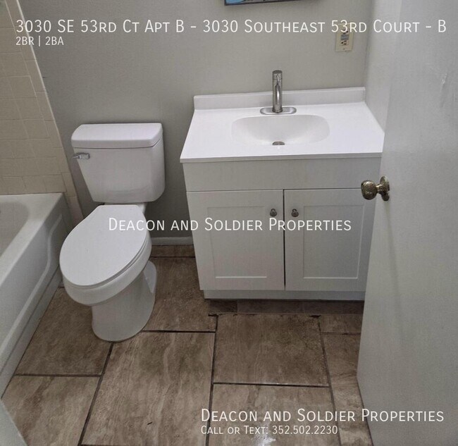 Building Photo - 3030 SE 53rd Ct