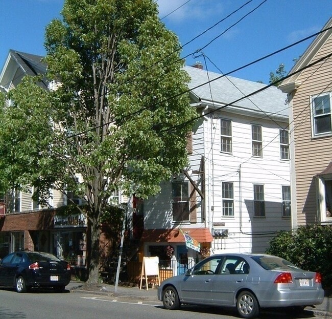 Building Photo - 128 Pleasant St