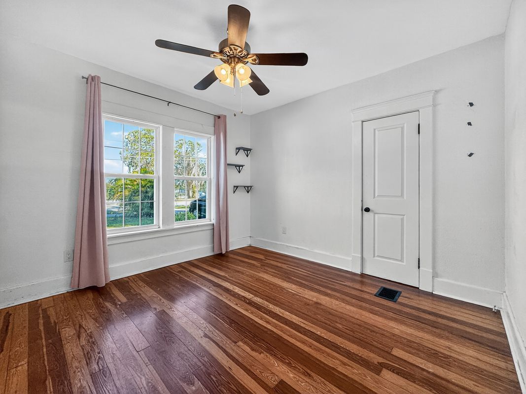 Building Photo - 1016 E Washington Ave