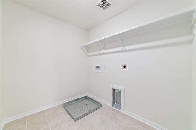 Building Photo - 7731 Coral Ky Dr