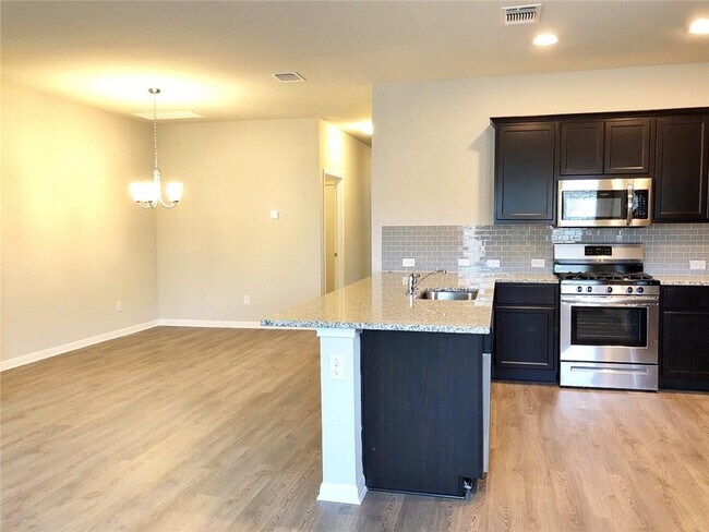 Building Photo - 2024 Birkby Ct