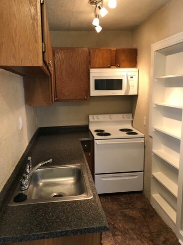 Building Photo - 3606 BALTIMORE