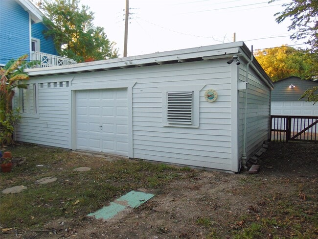 Building Photo - 3420 Avenue R