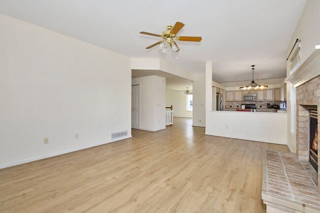 Building Photo - 4-bedroom Gem Near Ft. Carson!