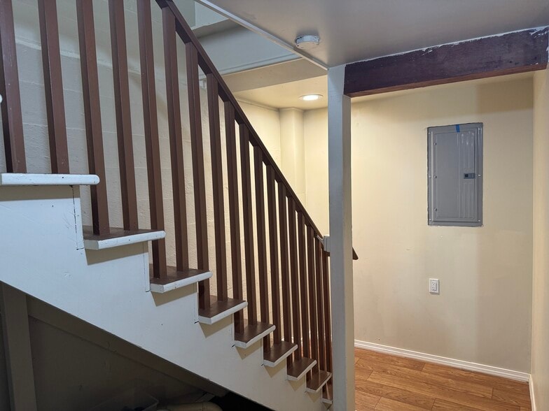 Building Photo - 7405 NE Prescott St