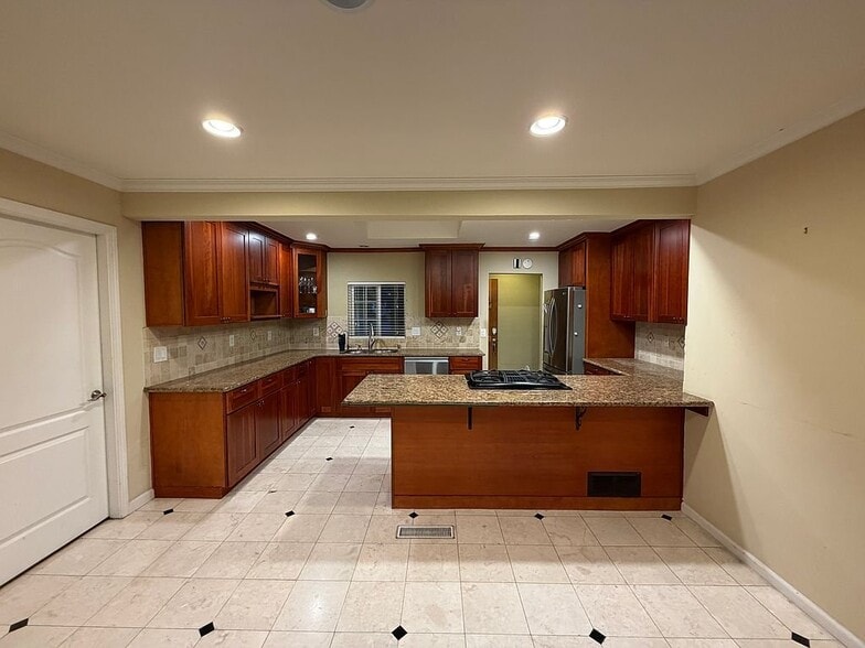 Building Photo - 1695 Merrill Dr