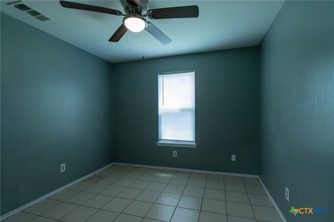 Building Photo - 1601 Benttree Dr