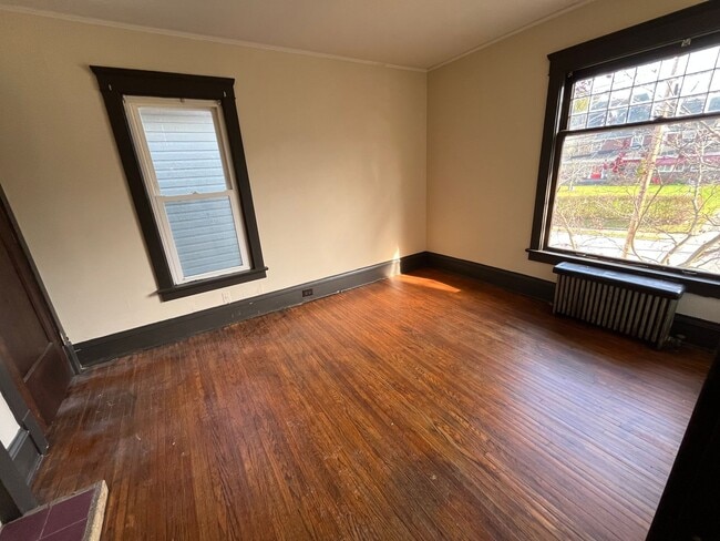 Building Photo - 896-900 Grove Street