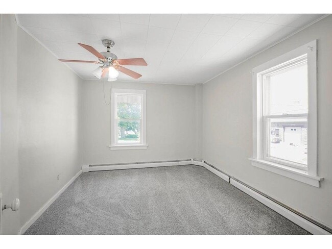 Building Photo - 857 Bradley Ave