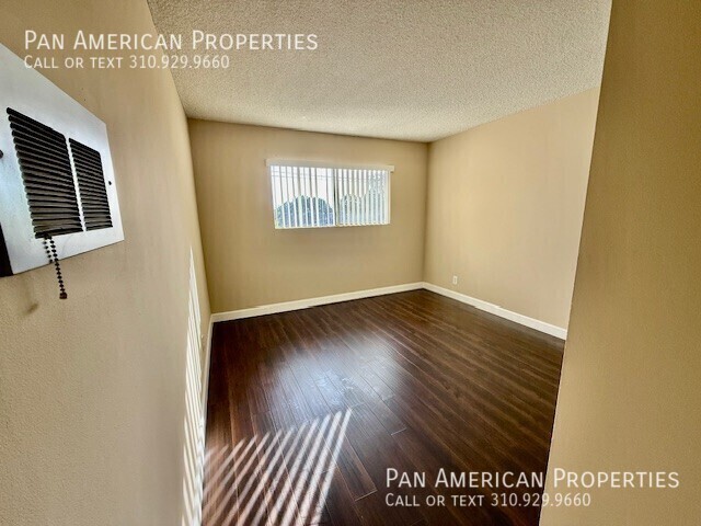 Building Photo - 326 S Gerhart-#10