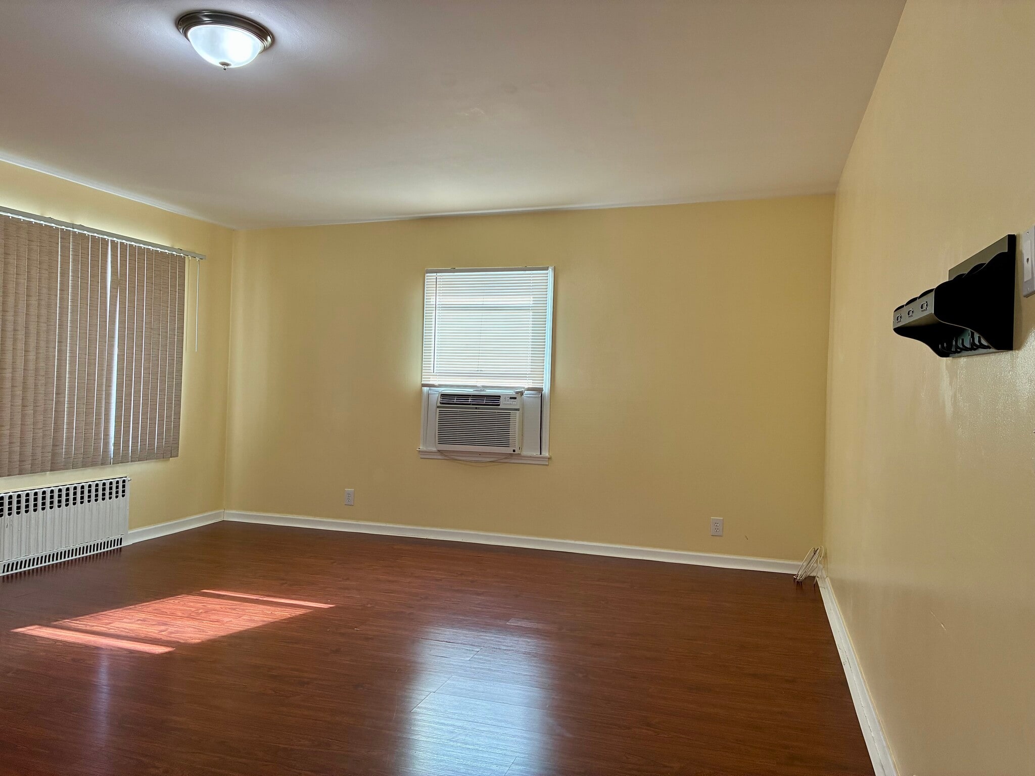 Building Photo - 42 Primrose St