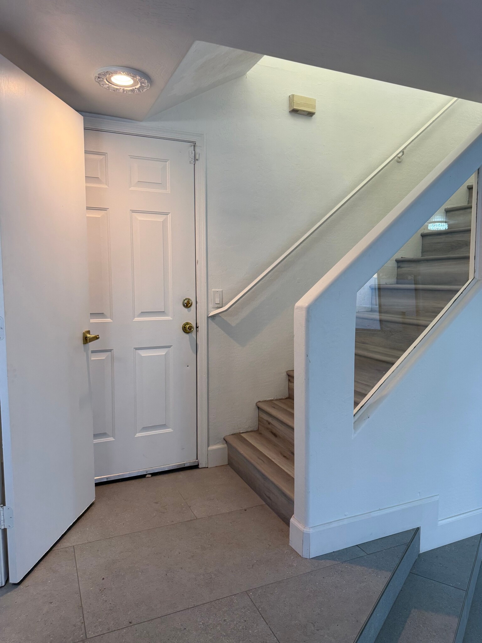 Building Photo - 11218 W Roma Ave