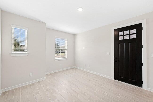 Building Photo - 2618 Clapbread Ln