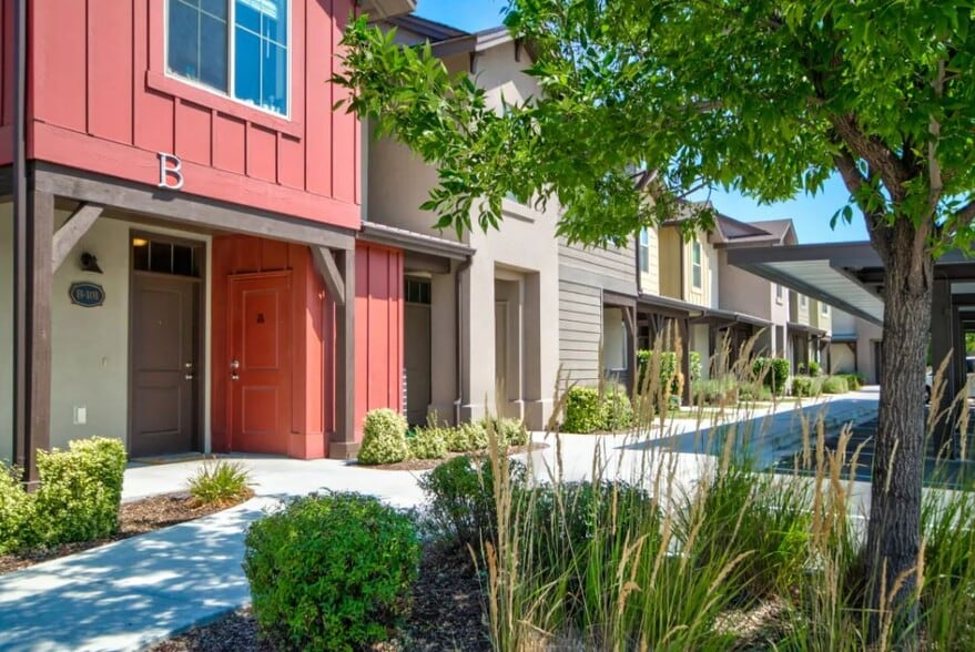 Primary Photo - Linder Springs Townhomes