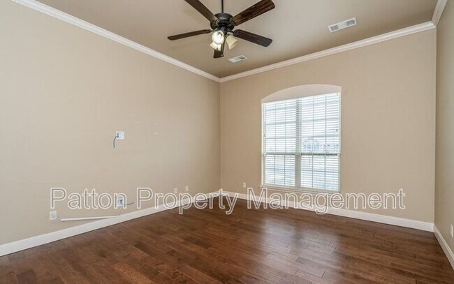 Building Photo - 7900 Shreveport Dr