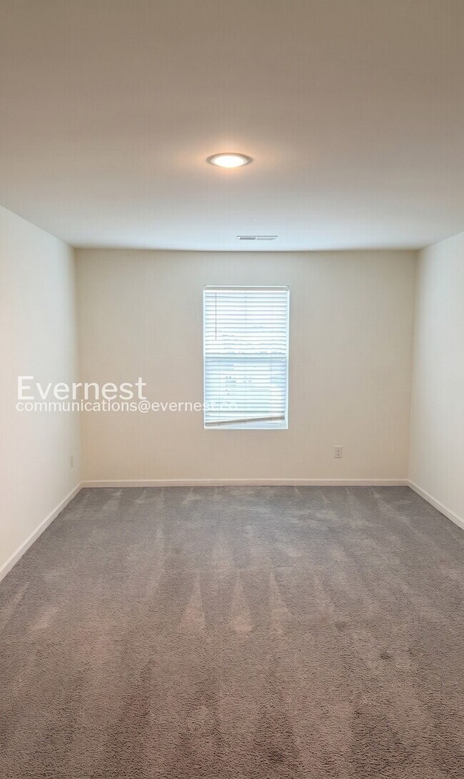 Building Photo - 804 Jost St