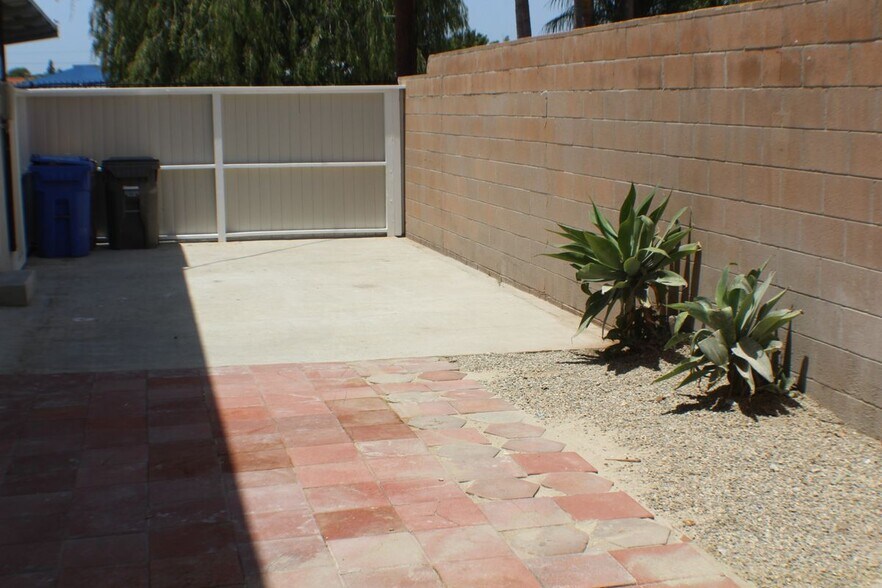 Building Photo - 2202 Phelan Ln