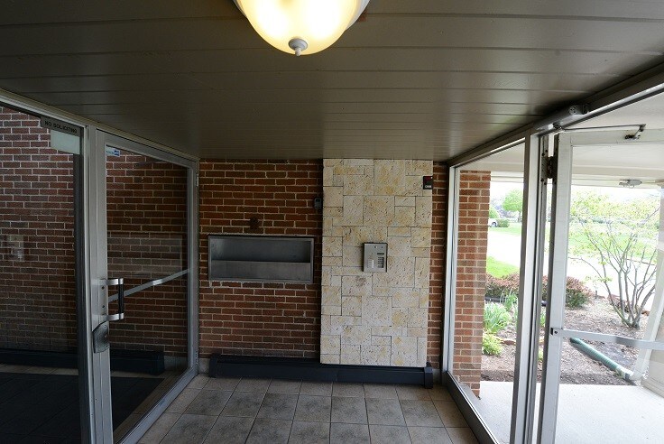 Building Photo - 2234 S Goebbert Rd