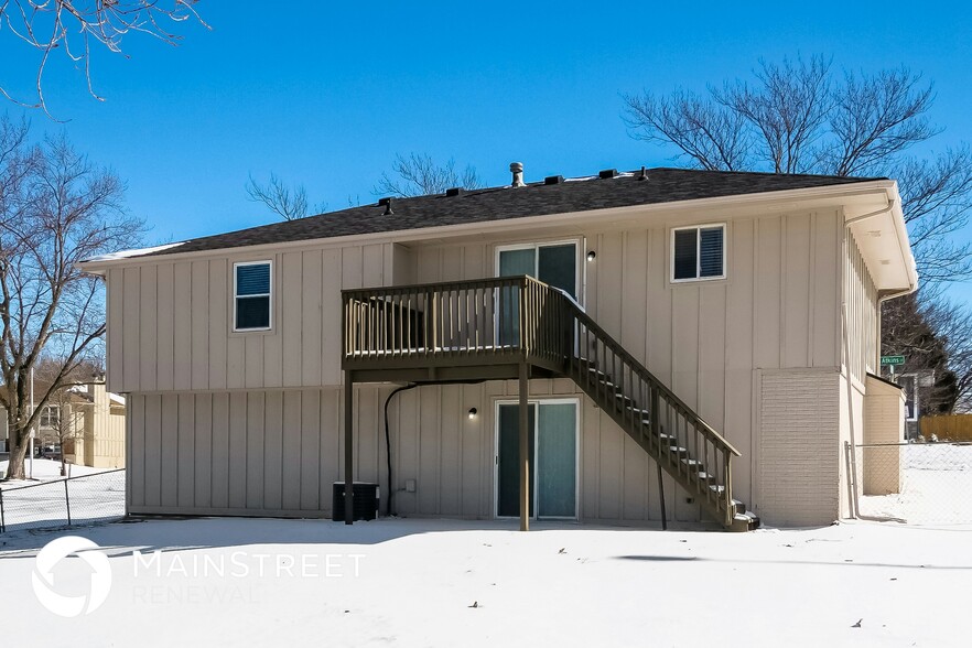 Building Photo - 8400 N Atkins Ct
