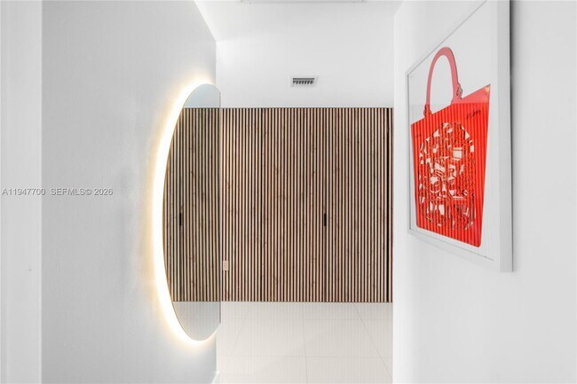 Building Photo - 90 SW 3rd St