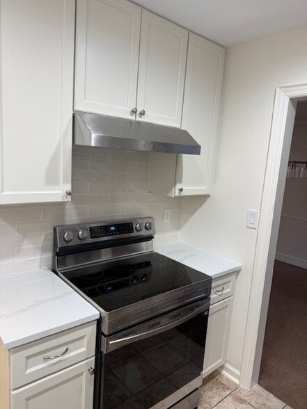 Building Photo - 343 S Church St