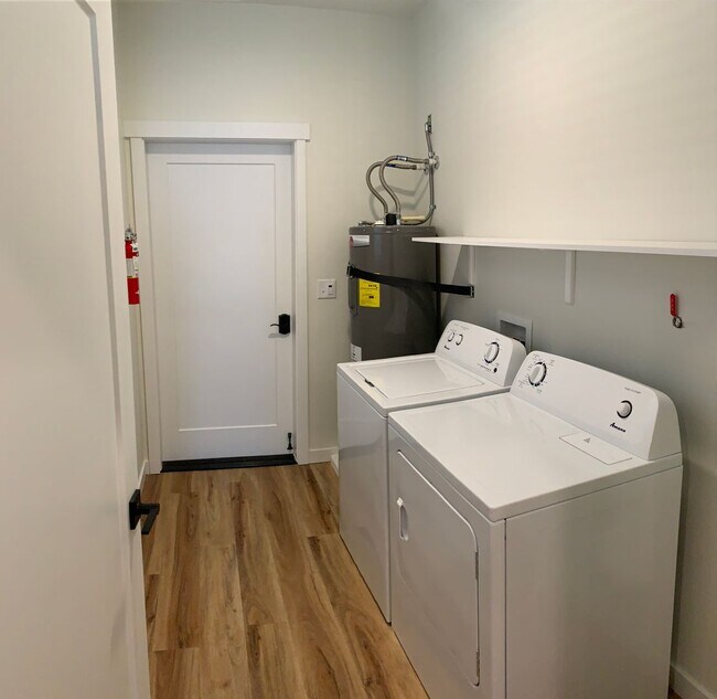 Building Photo - 1/2 OFF First Month’s Rent!