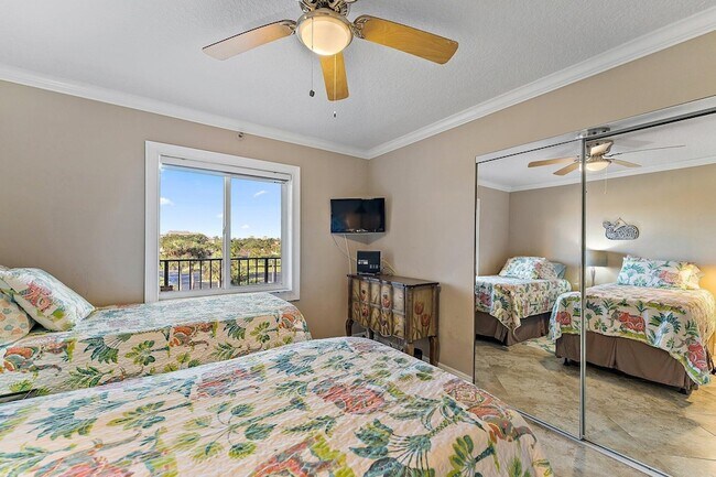 Building Photo - 275 Palm Ave