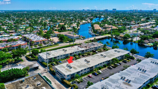 Building Photo - 170 Cypress Club Dr