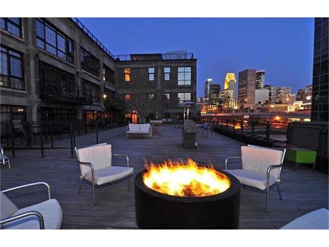 Building Photo - 525 N 3rd St