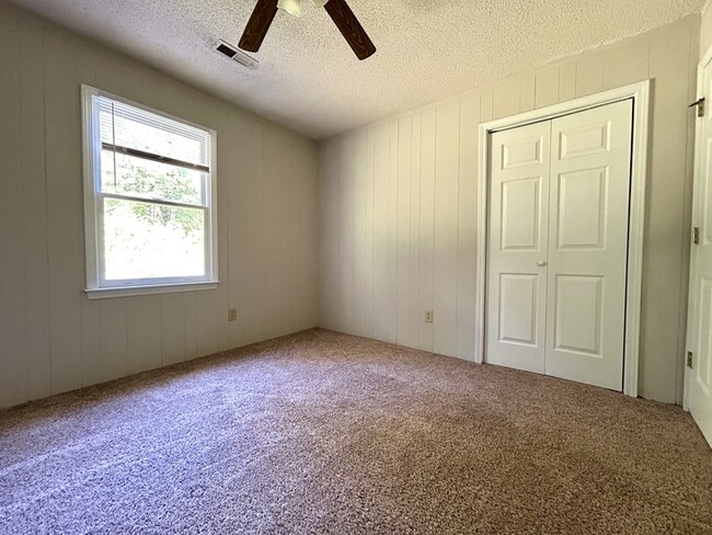 Building Photo - 4701 Grassy Creek Rd
