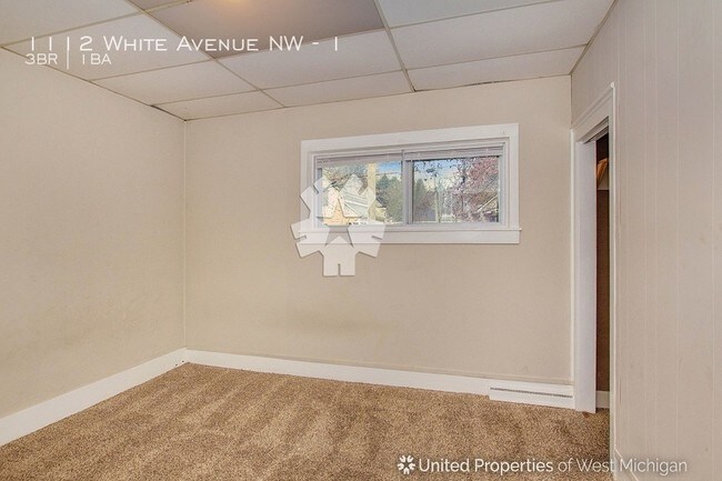 Building Photo - 1112 White Ave NW