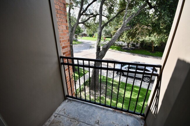 Building Photo - 4404 Basswood Ln
