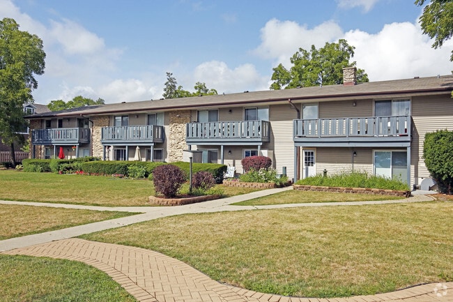 Building Photo - Oak Knoll Apartments