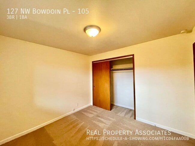 Building Photo - 127 NW Bowdoin Pl