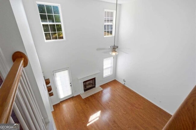 Building Photo - 6425 White Walnut Way