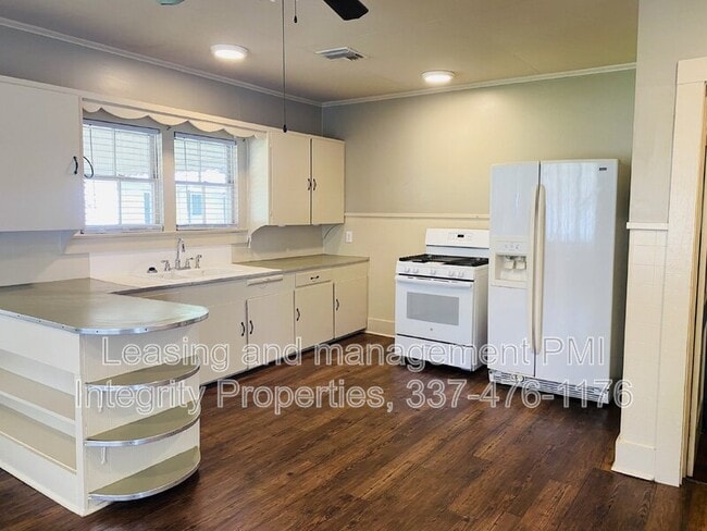Building Photo - 306 S Lee Ave