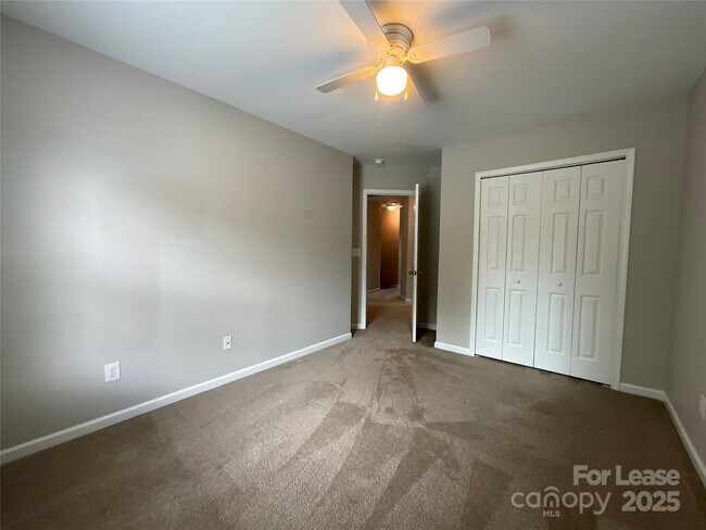 Building Photo - 10846 Traders Ct