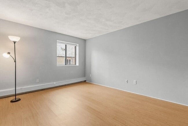 Building Photo - 245 Sea St