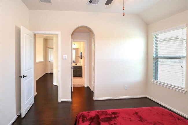 Building Photo - 10326 Hatcher Dr