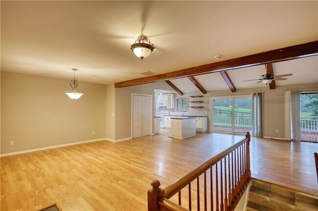 Building Photo - 175 Red Bank Rd
