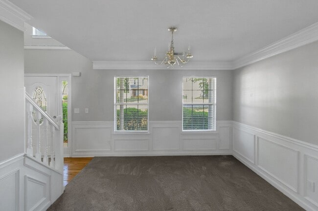 Building Photo - Impressive 3 Bed, 2.5 Bath Home